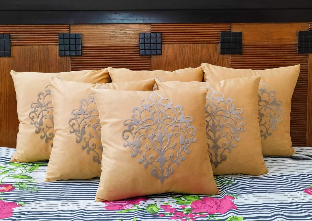 5 Pcs Velvet Jaquard Cushion